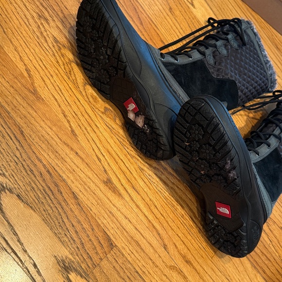 The North Face Shellista Mid Winter lace up boots for rain or snow, faux fur 9 - Picture 2 of 7